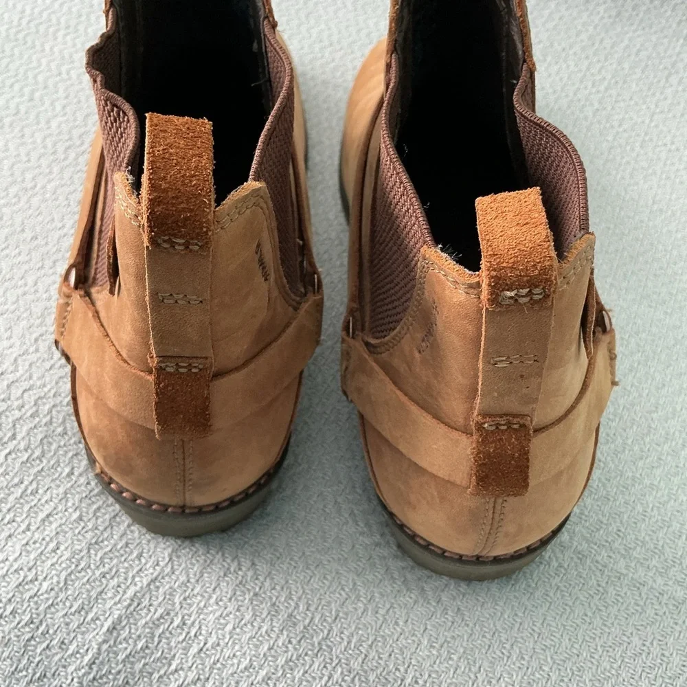 Teva Woman’s Tan Casual Boots - Picture 5 of 7